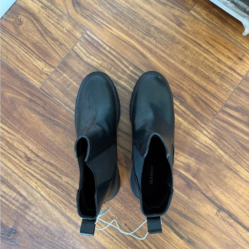 NWT Old Navy black Chelsea boots - Picture 6 of 6